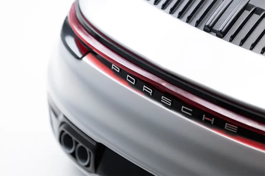 Close up of a vehicle coated with white effect pigments